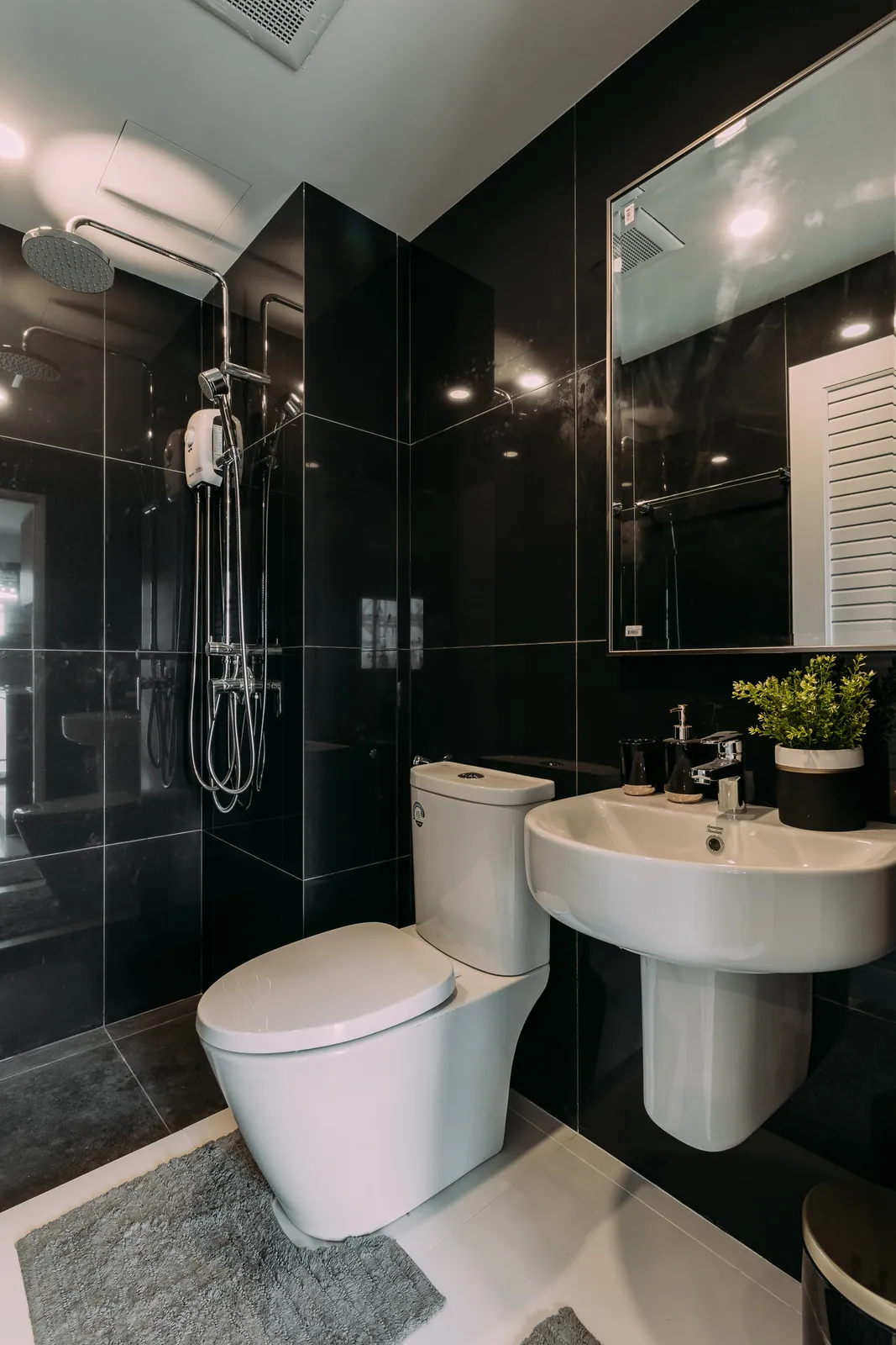 VIP Great Hill, Phuket: bathroom with a glass shower in the 27 m² show studio