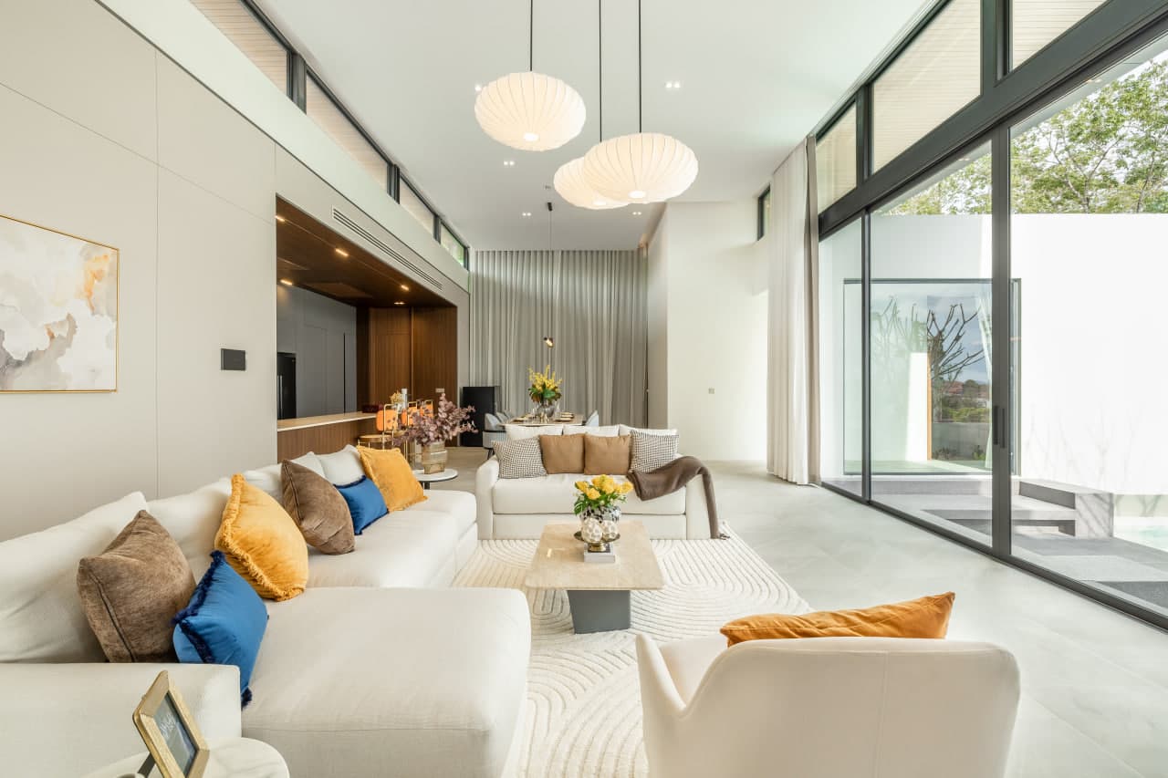 Amber Essence: Luxurious Modern Villa with Private Pool