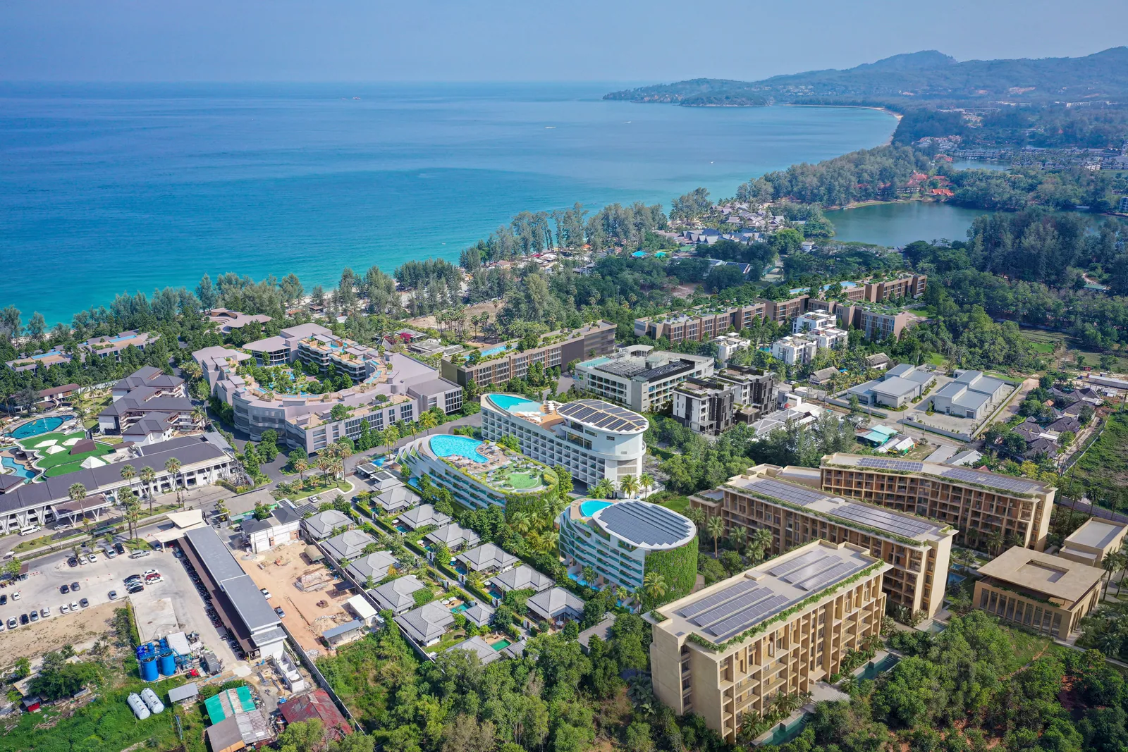 Sole Mio Residences, Phuket: aerial project overview in the surrounding coastal neighbourhood (rendering)